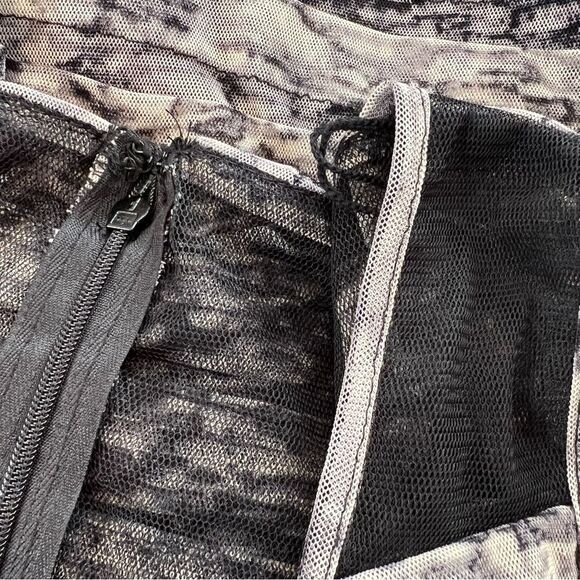 NWT Adrianna Papell Partial Tuck Net Sleeveless Dress in Gym size 14 - Picture 6 of 10